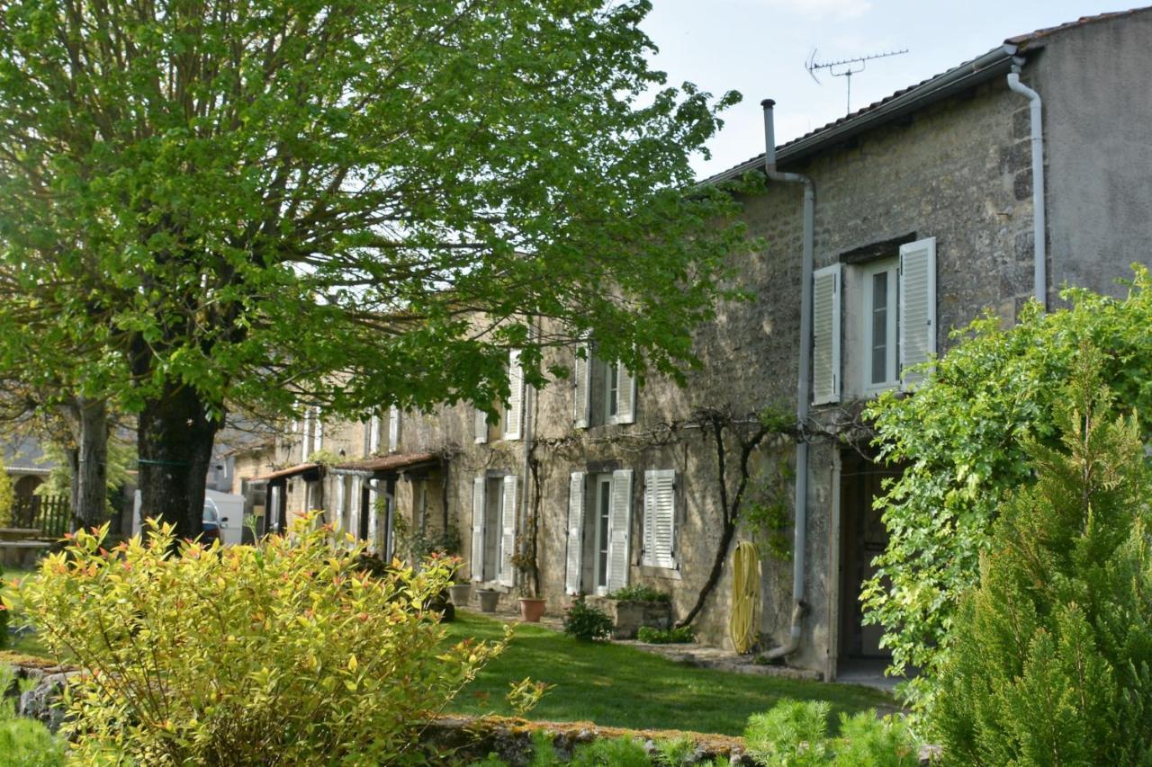 Les Noyers Aulnay Bed and Breakfast Aulnay  Εξωτερικό φωτογραφία