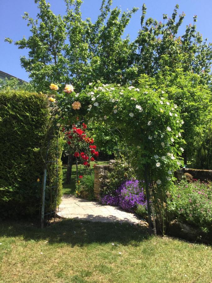 Les Noyers Aulnay Bed and Breakfast Aulnay  Εξωτερικό φωτογραφία